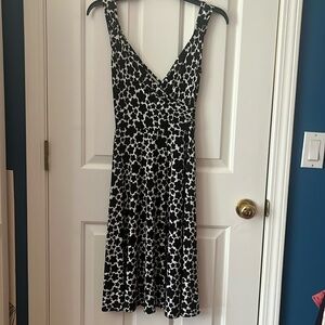 Maggy London Petites black and white floral cocktail dress Sz 4p